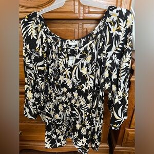 The Avenue plus size top 26/28 NWT